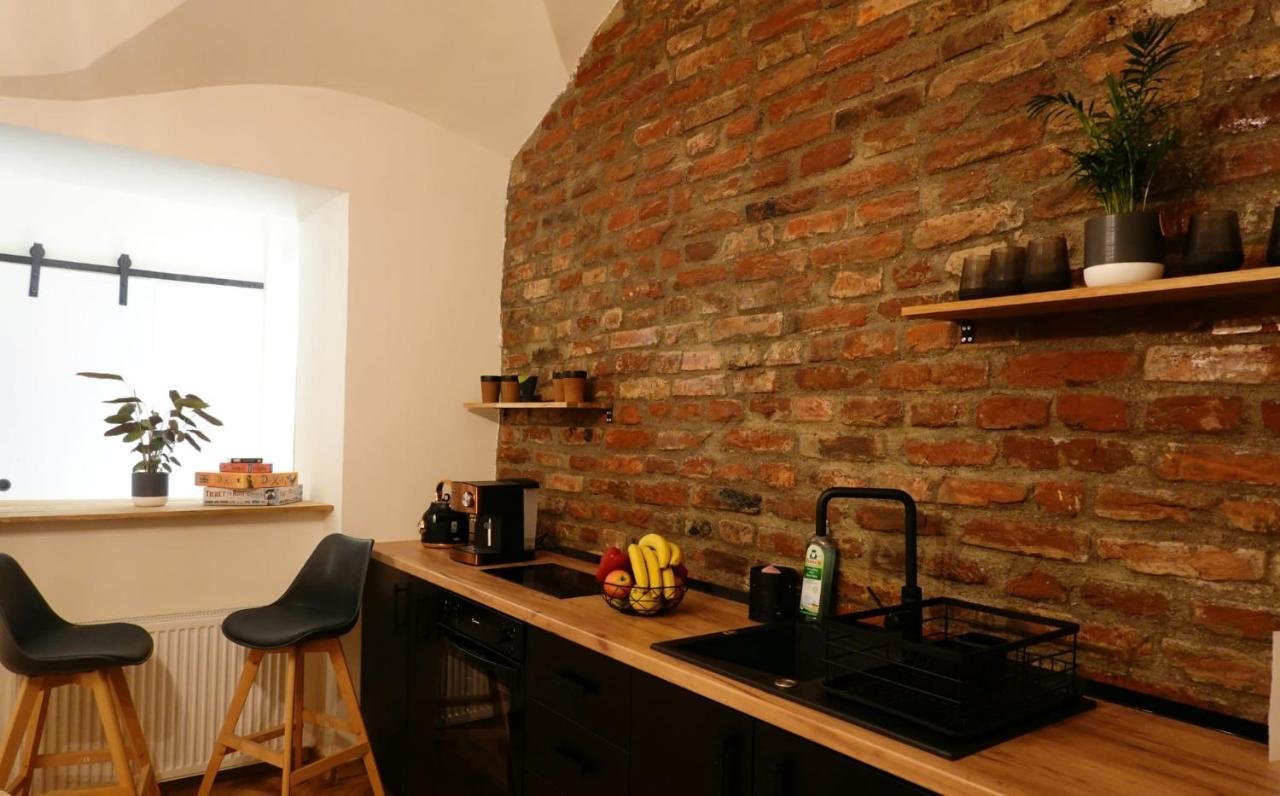 The Industrique Home - 3 Bedroom Apartment Timişoara Buitenkant foto