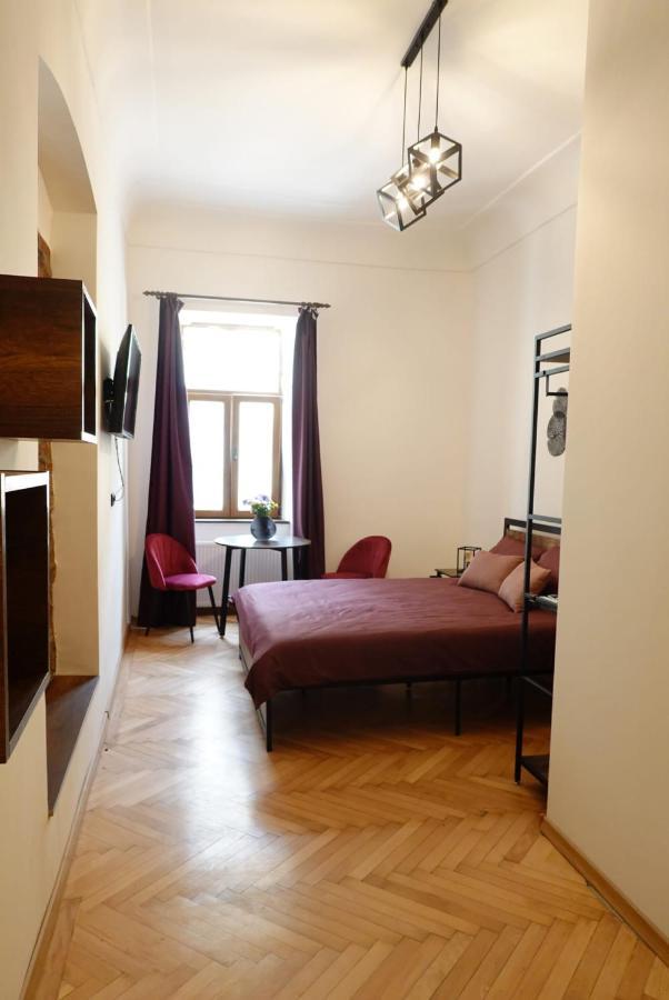 The Industrique Home - 3 Bedroom Apartment Timişoara Buitenkant foto