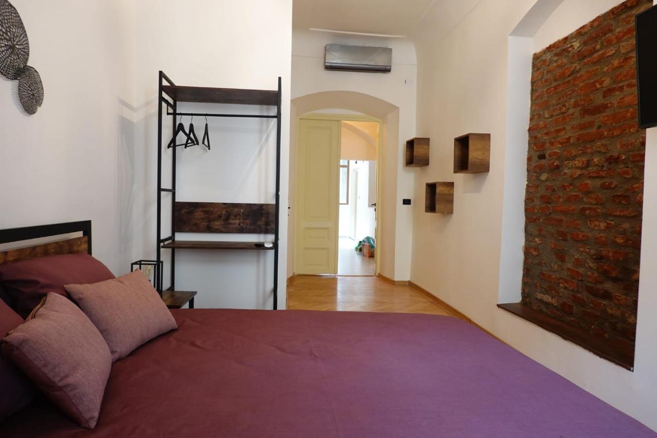 The Industrique Home - 3 Bedroom Apartment Timişoara Buitenkant foto