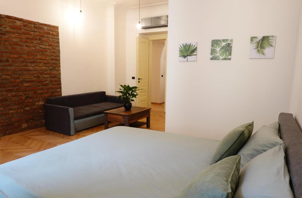 The Industrique Home - 3 Bedroom Apartment Timişoara Buitenkant foto